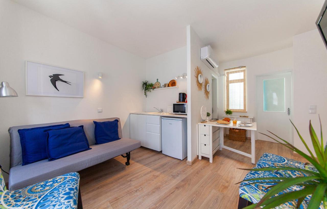 ラゴスB48 - Olive Tree Street 2 Bed Flatアパートメント エクステリア 写真